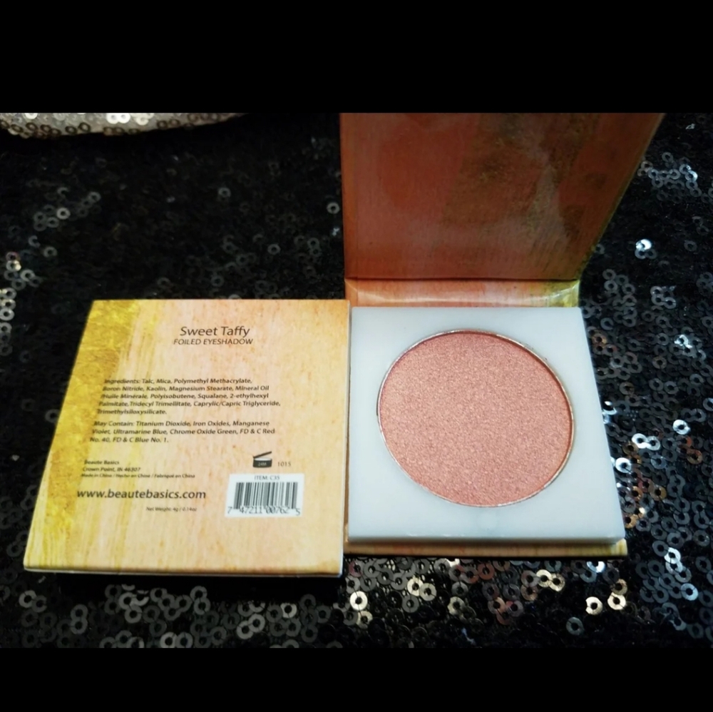Crown Pro makeup bundle - Picture 4 of 7
